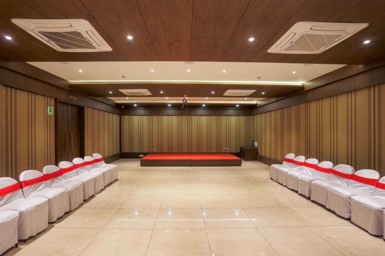 Hotel Kavery Rajkot Exterior foto