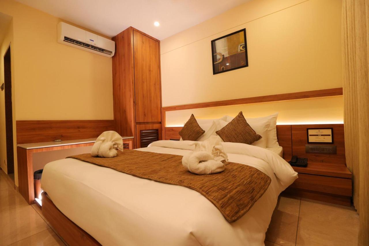 Hotel Kavery Rajkot Exterior foto