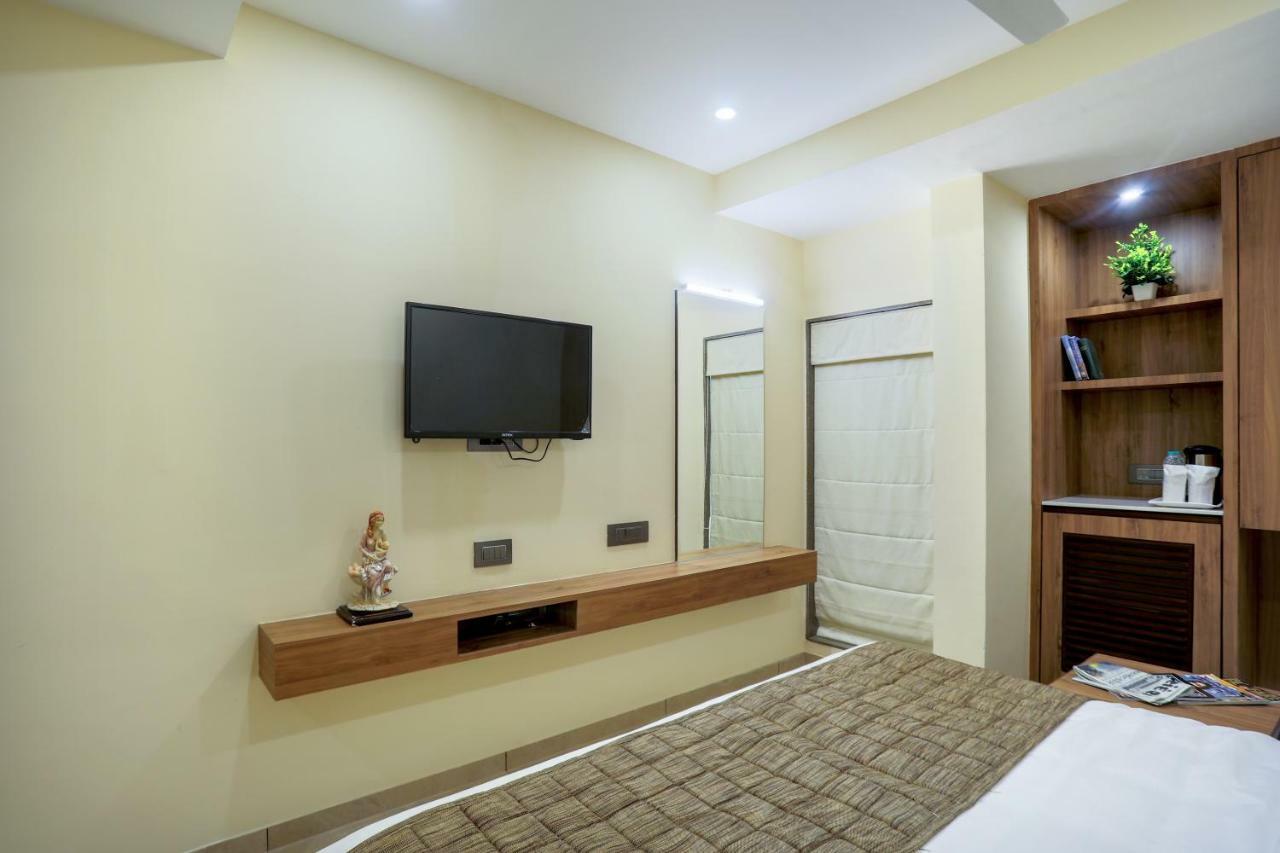 Hotel Kavery Rajkot Exterior foto