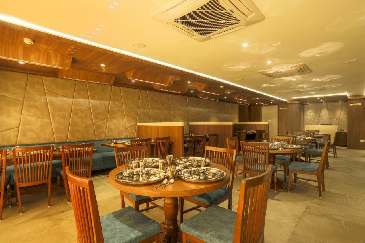Hotel Kavery Rajkot Exterior foto