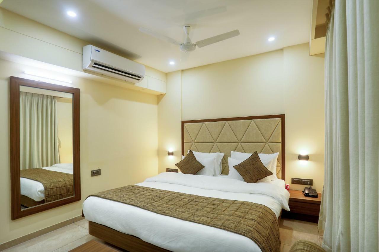 Hotel Kavery Rajkot Exterior foto