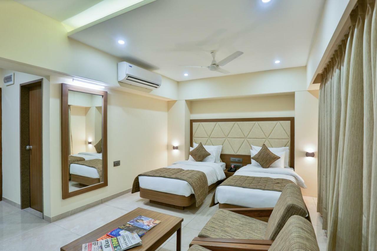 Hotel Kavery Rajkot Exterior foto