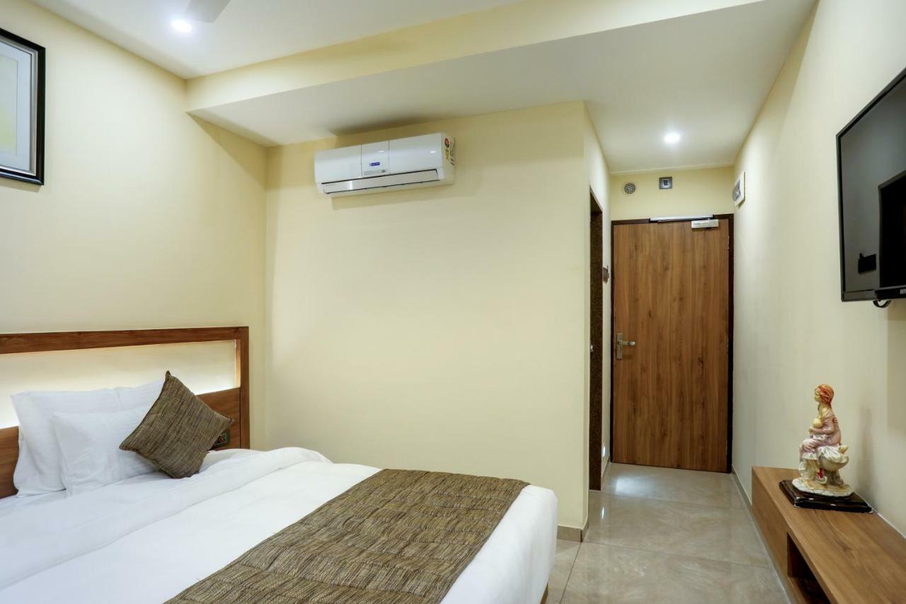 Hotel Kavery Rajkot Exterior foto